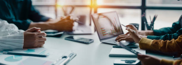 Pour évaluer la performance d’un site web, il faut suivre des KPIs pertinents. En effet, ces indicateurs permettent
